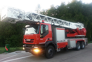 IVECO Feuerwehr-Drehleiter SUED-TRANS-Überführung
